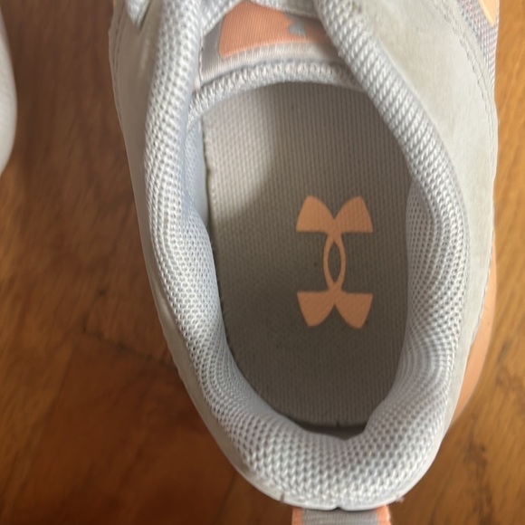 Under Armour Girls Grade School UA Assert 8 - size 4 - Picture 9 of 14